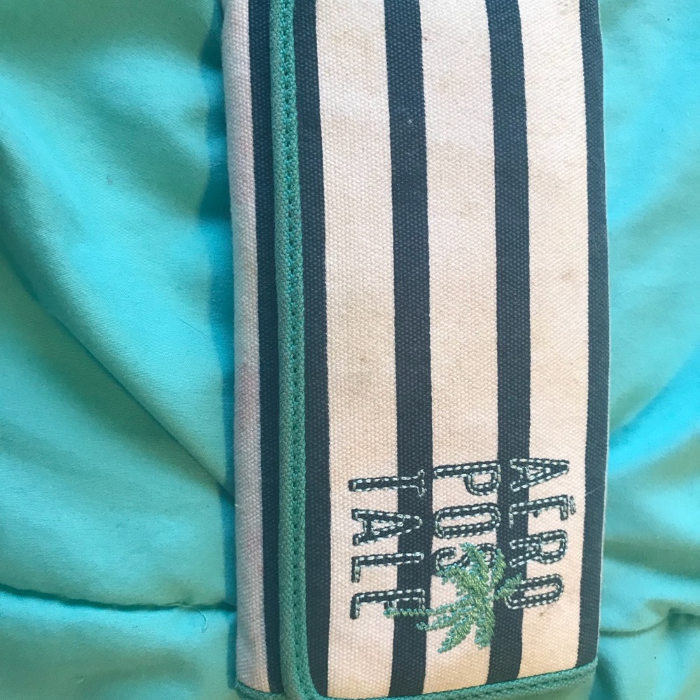 Aeropostale wallet